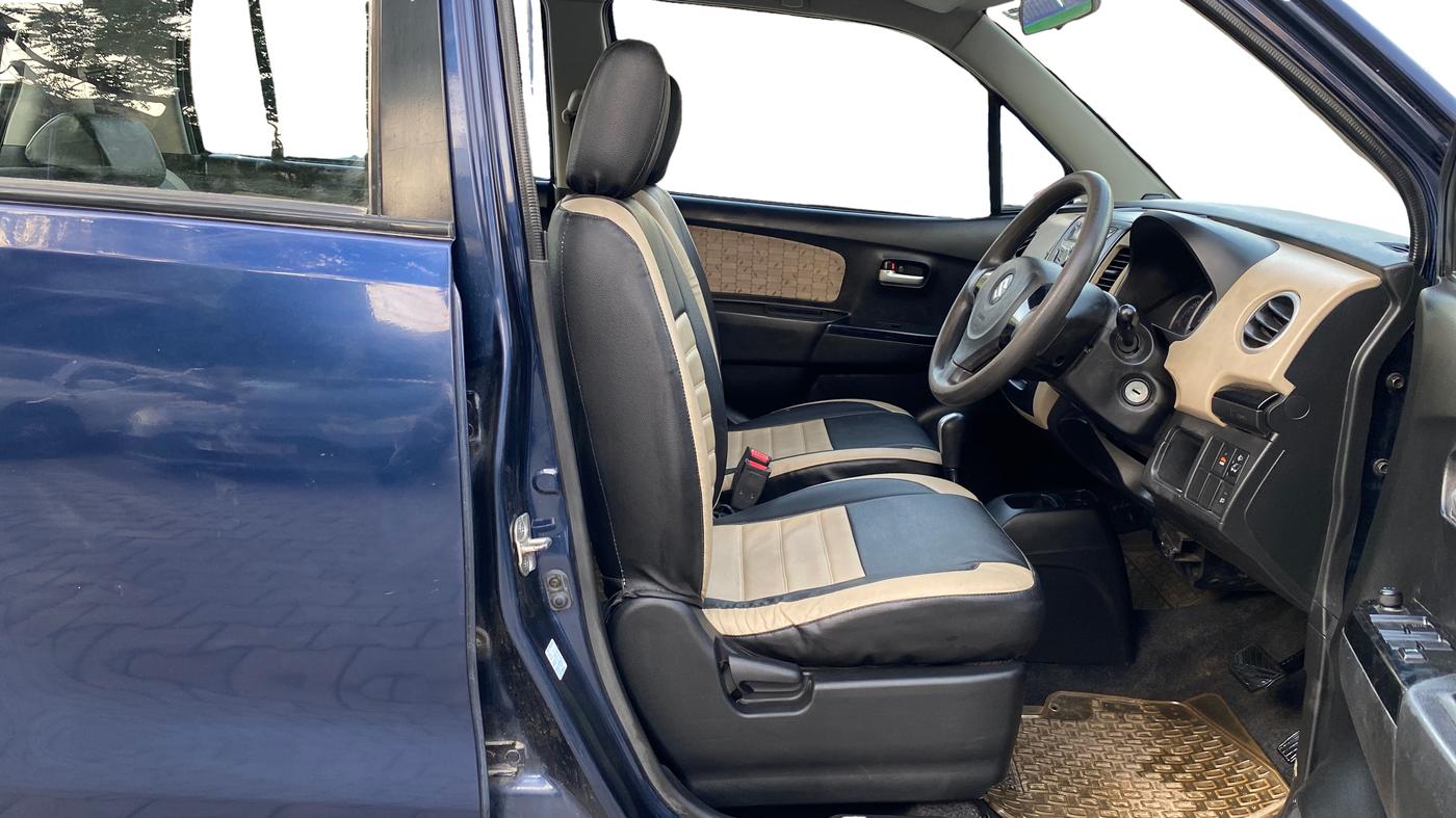 2017 Maruti Wagon R 1.0 VXI + (O) AMT, Petrol, Automatic, 76,352 km, Right Side Front Door Cabin