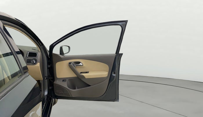 2016 Volkswagen Vento HIGHLINE 1.6 MPI, Petrol, Manual, 1,13,438 km, RHS Front Door