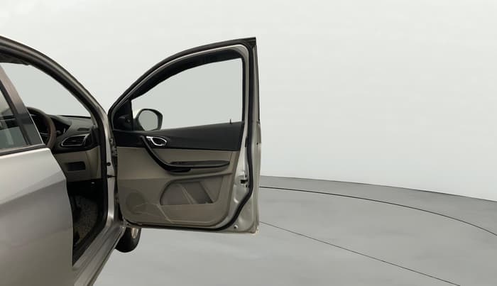 2018 Tata Tiago XZ PETROL, Petrol, Manual, 1,81,325 km, RHS Front Door