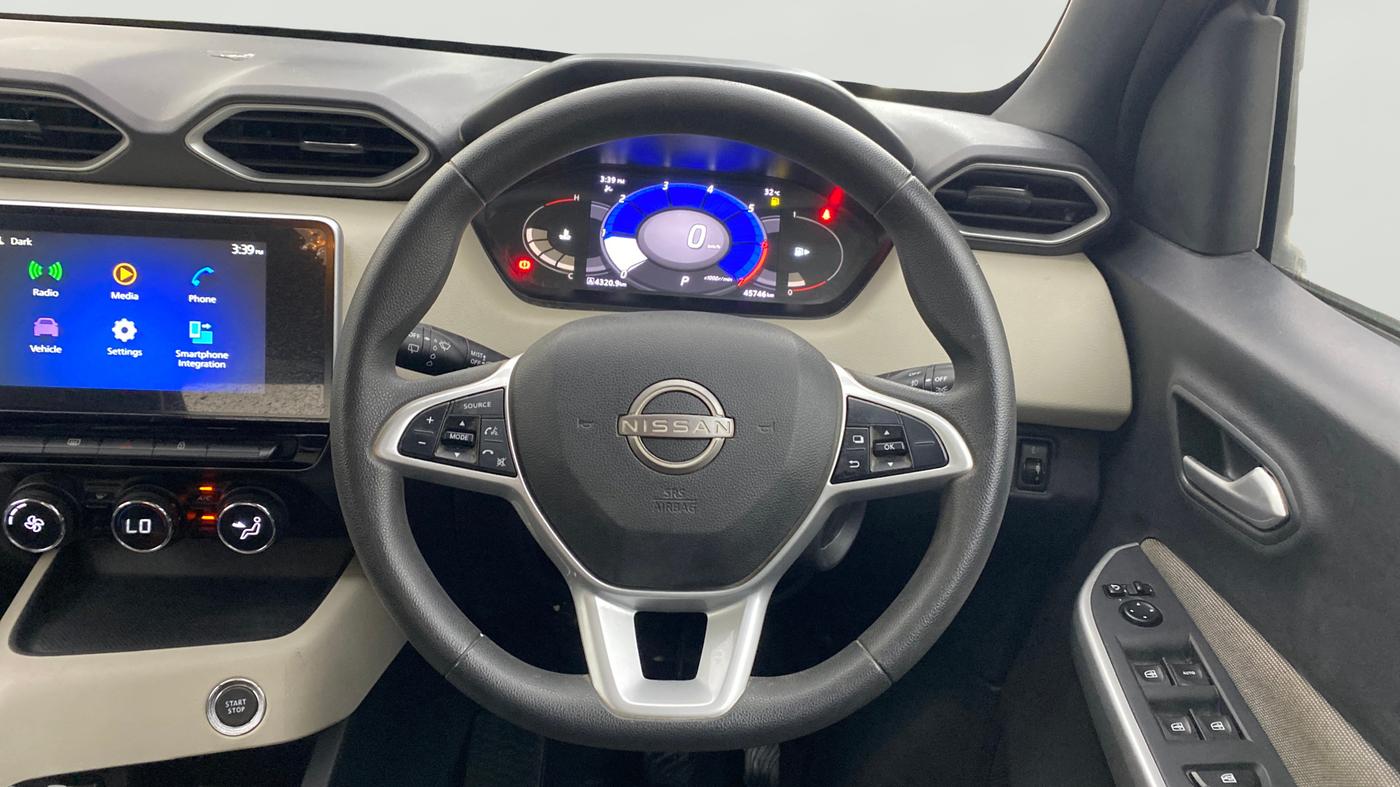 2022 Nissan MAGNITE XV TURBO CVT, Petrol, Automatic, 45,745 km, Steering Wheel Close Up