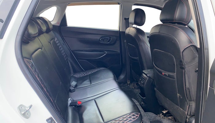 2023 Hyundai NEW I20 SPORTZ 1.2 MT, Petrol, Manual, 31,108 km, Right Side Rear Door Cabin