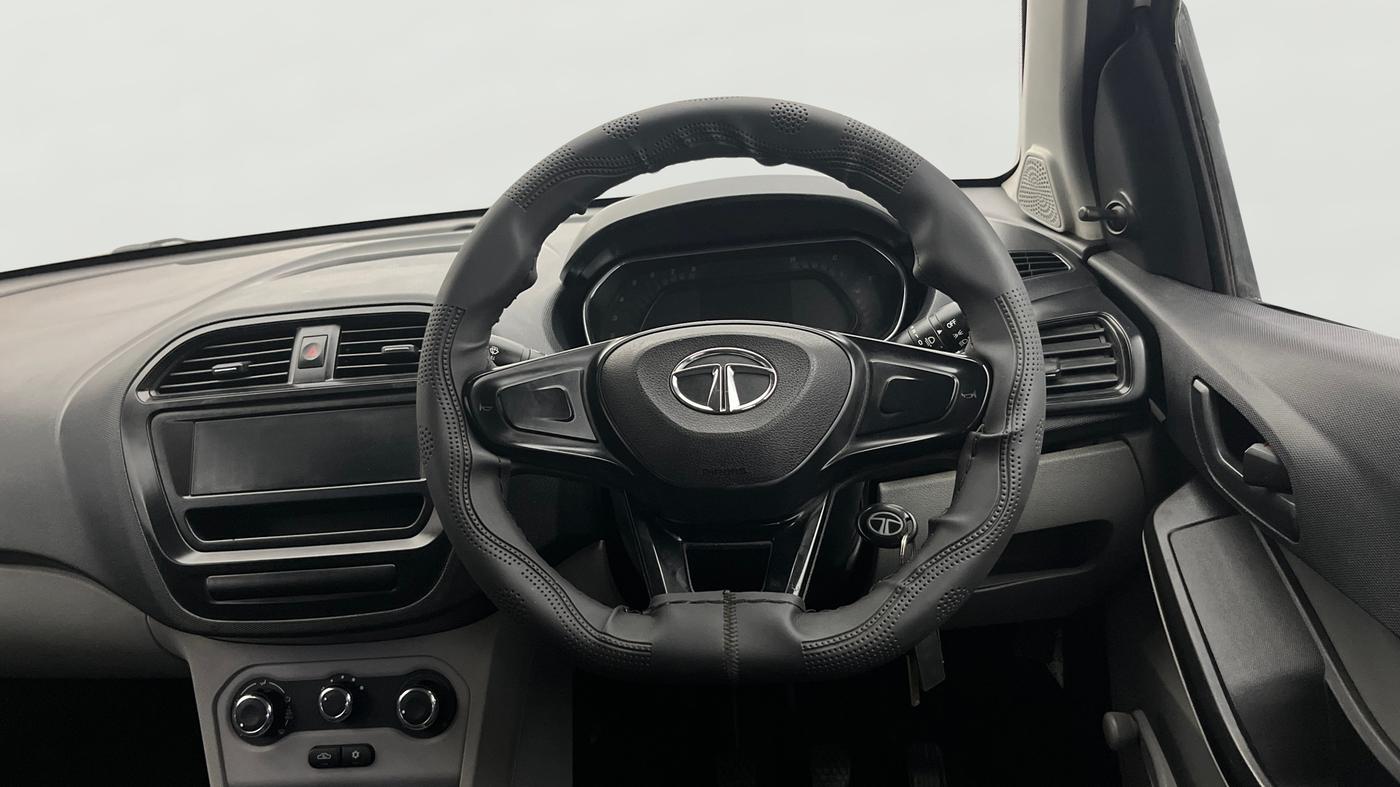 2022 Tata Tiago XE PETROL, Petrol, Manual, 37,973 km, Steering Wheel Close Up