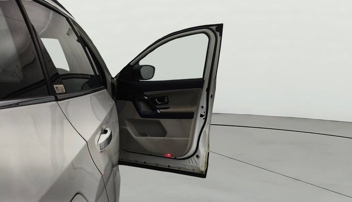 2023 Tata Safari XZA PLUS O 6STR, Diesel, Automatic, 33,899 km, RHS Front Door