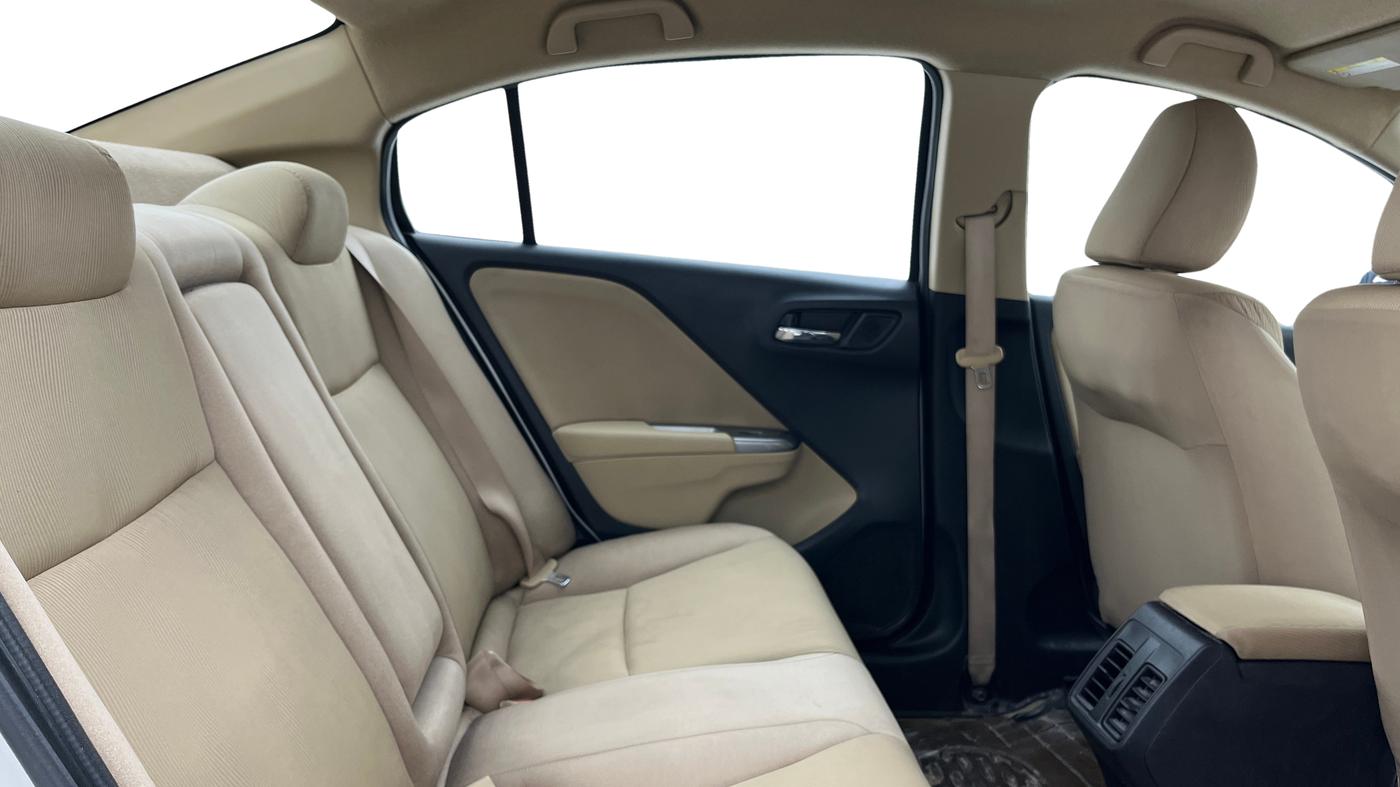 2014 Honda City 1.5L I-DTEC V, Diesel, Manual, 1,07,097 km, Right Side Rear Door Cabin