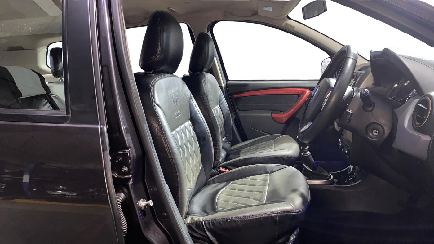 2018 Renault Duster 110 PS RXZ 4X4 MT DIESEL, Diesel, Manual, 64,613 km, Right Side Front Door Cabin