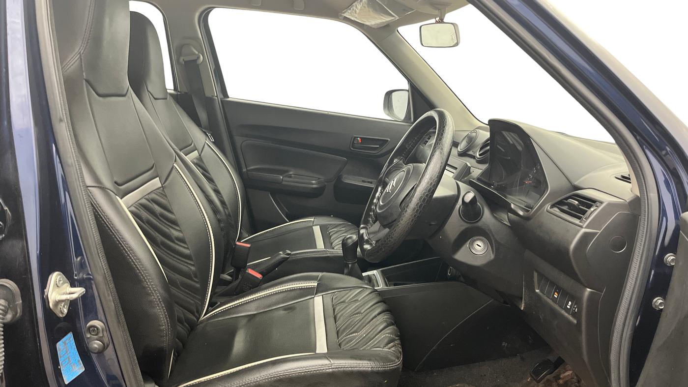 2023 Maruti Swift LXI, Petrol, Manual, 31,686 km, Right Side Front Door Cabin