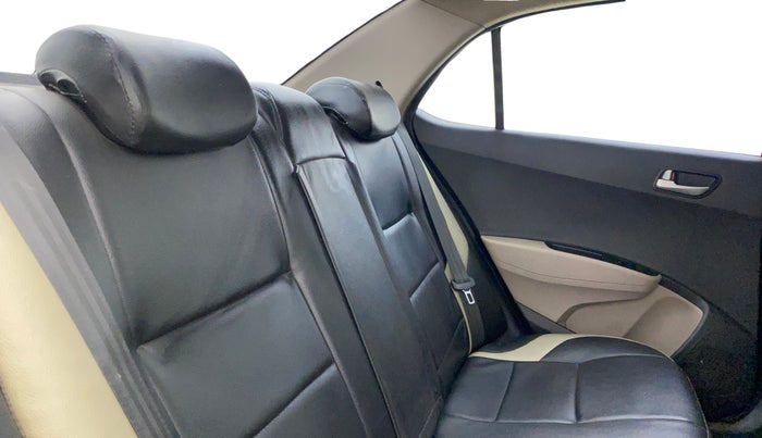 2015 Hyundai Xcent SX 1.2 (O), Petrol, Manual, 72,851 km, Right Side Rear Door Cabin