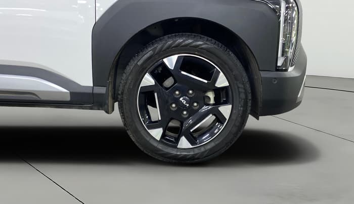 2025 KIA SYROS HTX Plus (O) 1.5 Diesel 6AT, Diesel, Automatic, 4,710 km, Right Front Wheel