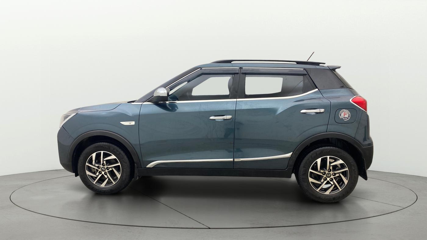 2023 Mahindra XUV300 W6 1.2 PETROL AMT, Petrol, Automatic, 12,068 km, Left Side