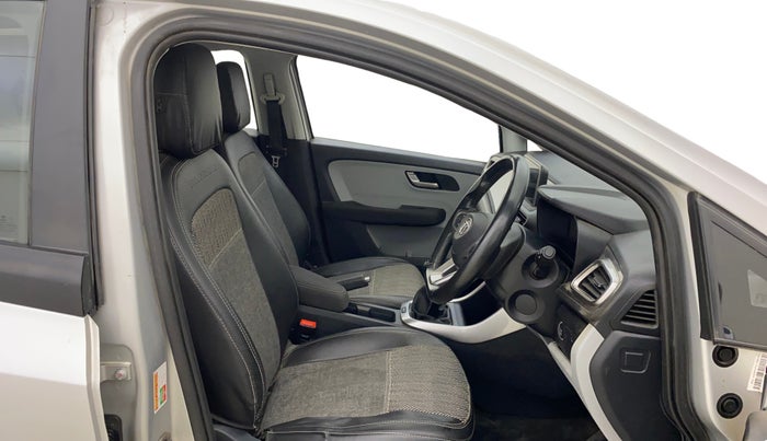 2020 Tata ALTROZ XZ PETROL, Petrol, Manual, 29,688 km, Right Side Front Door Cabin