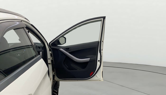 2021 Tata NEXON XM DIESEL, Diesel, Manual, 79,812 km, RHS Front Door