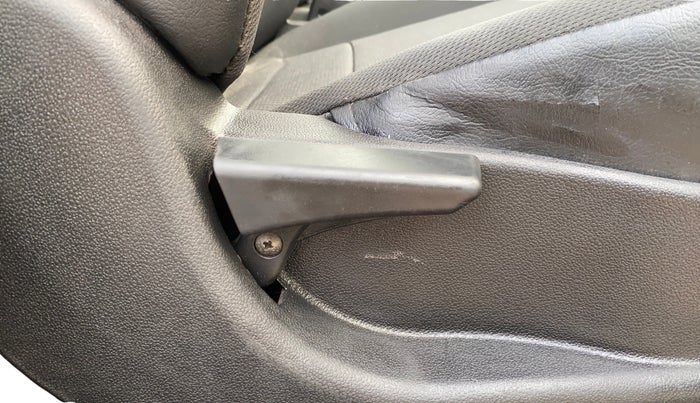 2018 Tata Tiago XT PETROL, Petrol, Manual, 75,335 km, Third Seat Row ( optional )