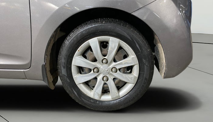 2013 Hyundai Eon MAGNA +, Petrol, Manual, 14,064 km, Right Front Wheel