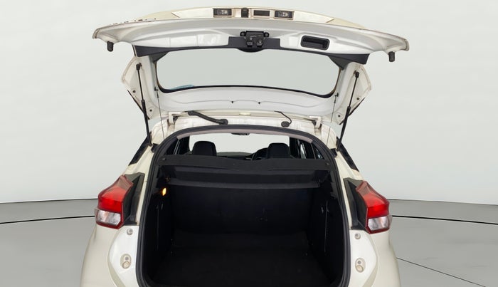 2020 Nissan Kicks XV TURBO 1.3, Petrol, Manual, 38,663 km, Boot Door Open