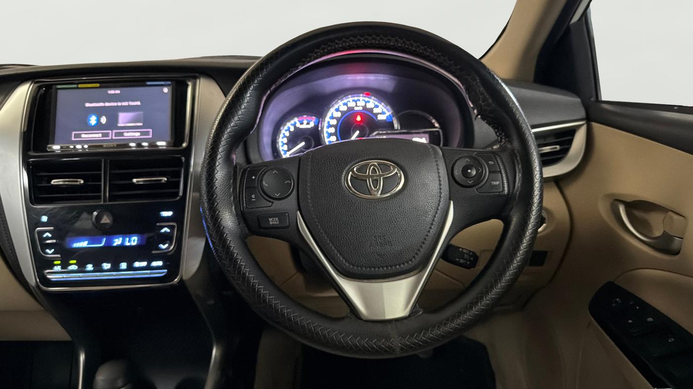 2018 Toyota YARIS V CVT, Petrol, Automatic, 98,237 km, Steering Wheel Close Up