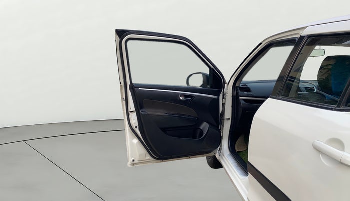 2015 Maruti Swift VXI, Petrol, Manual, 46,181 km, LHS Front Door