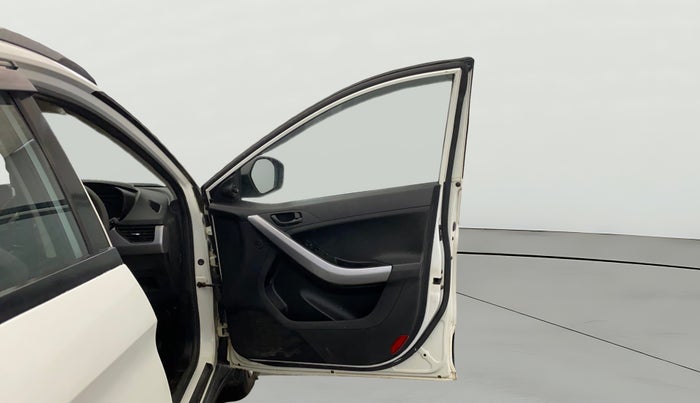 2022 Tata NEXON XM PLUS SUNROOF PETROL, Petrol, Manual, 56,339 km, RHS Front Door