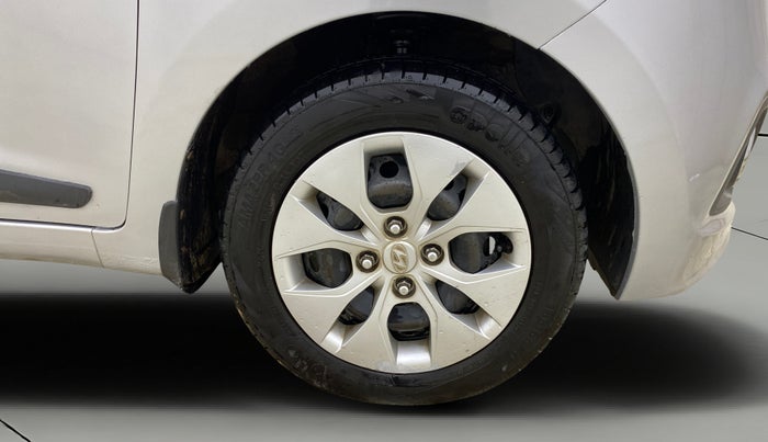 2015 Hyundai Xcent S 1.2, Petrol, Manual, 1,09,398 km, Right Front Wheel