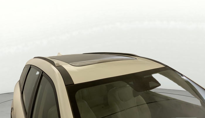 2022 Mahindra XUV700 AX 7 LUXURY P AT 7 STR, Petrol, Automatic, 13,673 km, Roof