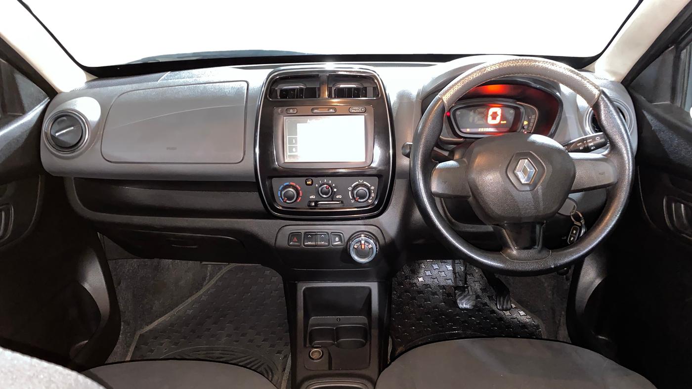 2017 Renault Kwid RXT 1.0 AMT, Petrol, Automatic, 28,359 km, Dashboard