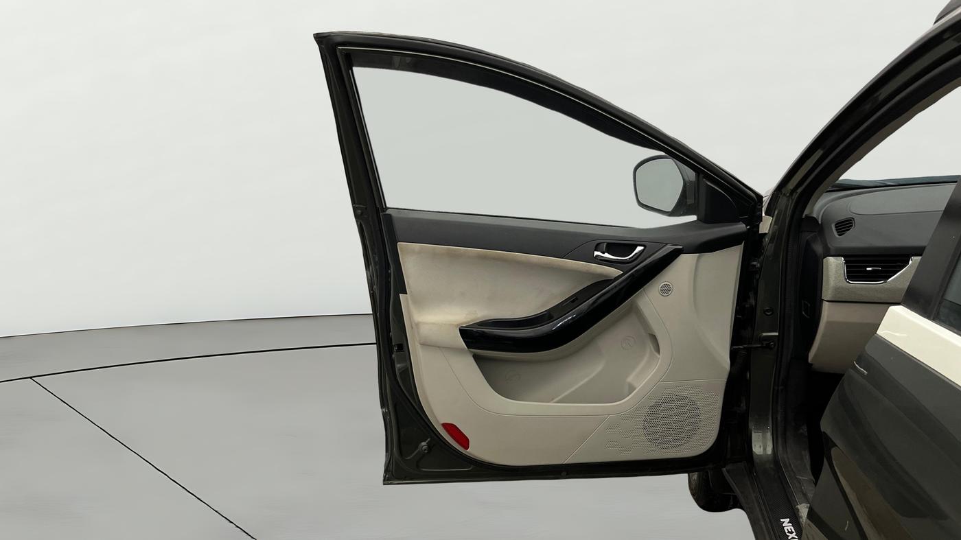 2022 Tata NEXON XZA PLUS SUNROOF PETROL, Petrol, Automatic, 29,069 km, LHS Front Door