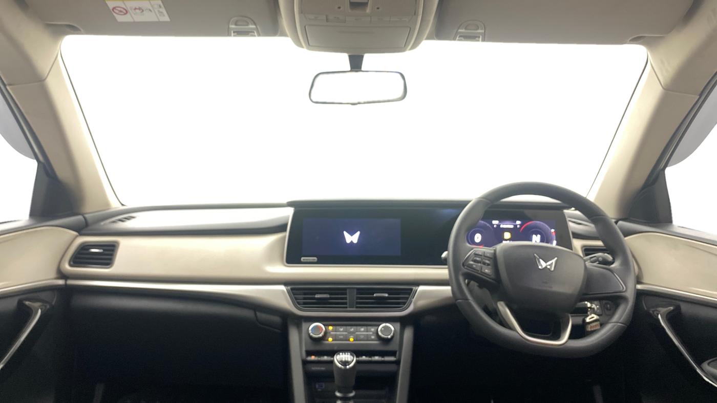 2022 Mahindra XUV700 AX 5 P MT 7 STR, Petrol, Manual, 86,107 km, Dashboard