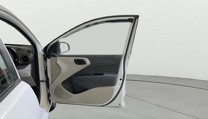 2021 Hyundai AURA S 1.2 CNG, CNG, Manual, 1,08,024 km, RHS Front Door