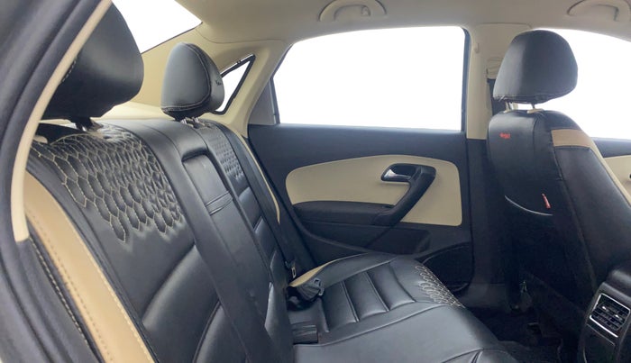 2017 Skoda Rapid AMBITION 1.6 MPI AT, Petrol, Automatic, 73,569 km, Right Side Rear Door Cabin