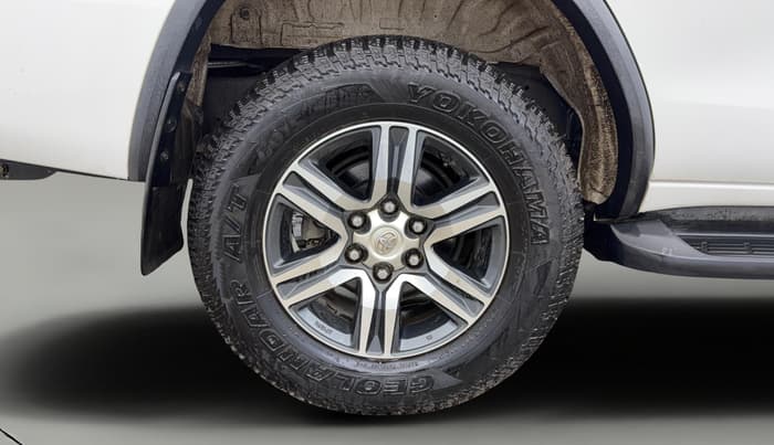 2017 Toyota Fortuner 2.7 4X2 MT, Petrol, Manual, 48,518 km, Right Rear Wheel