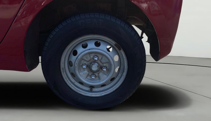 2016 Hyundai Eon ERA +, Petrol, Manual, 1,11,902 km, Left Rear Wheel