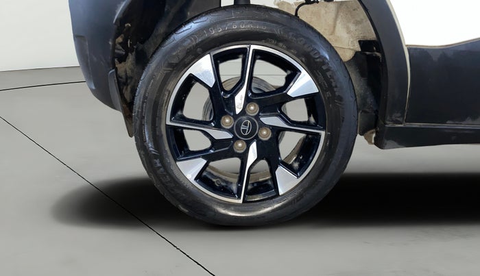 2024 Tata PUNCH ACCOMPLISHED DAZZLE SUNROOF CNG MT, CNG, Manual, 32,527 km, Right Rear Wheel