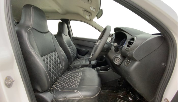 2024 Renault Kwid RXT 1.0, Petrol, Manual, 8,653 km, Right Side Front Door Cabin