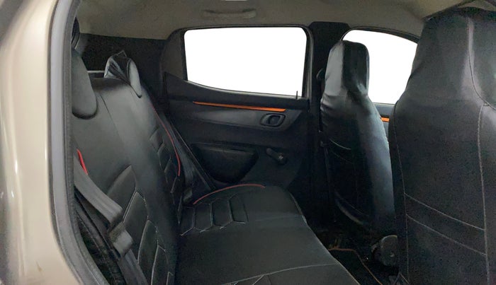 2017 Renault Kwid CLIMBER 1.0 AMT, Petrol, Automatic, 33,320 km, Right Side Rear Door Cabin
