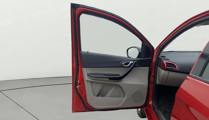 2017 Tata Tiago XZ PETROL, Petrol, Manual, 31,229 km, LHS Front Door