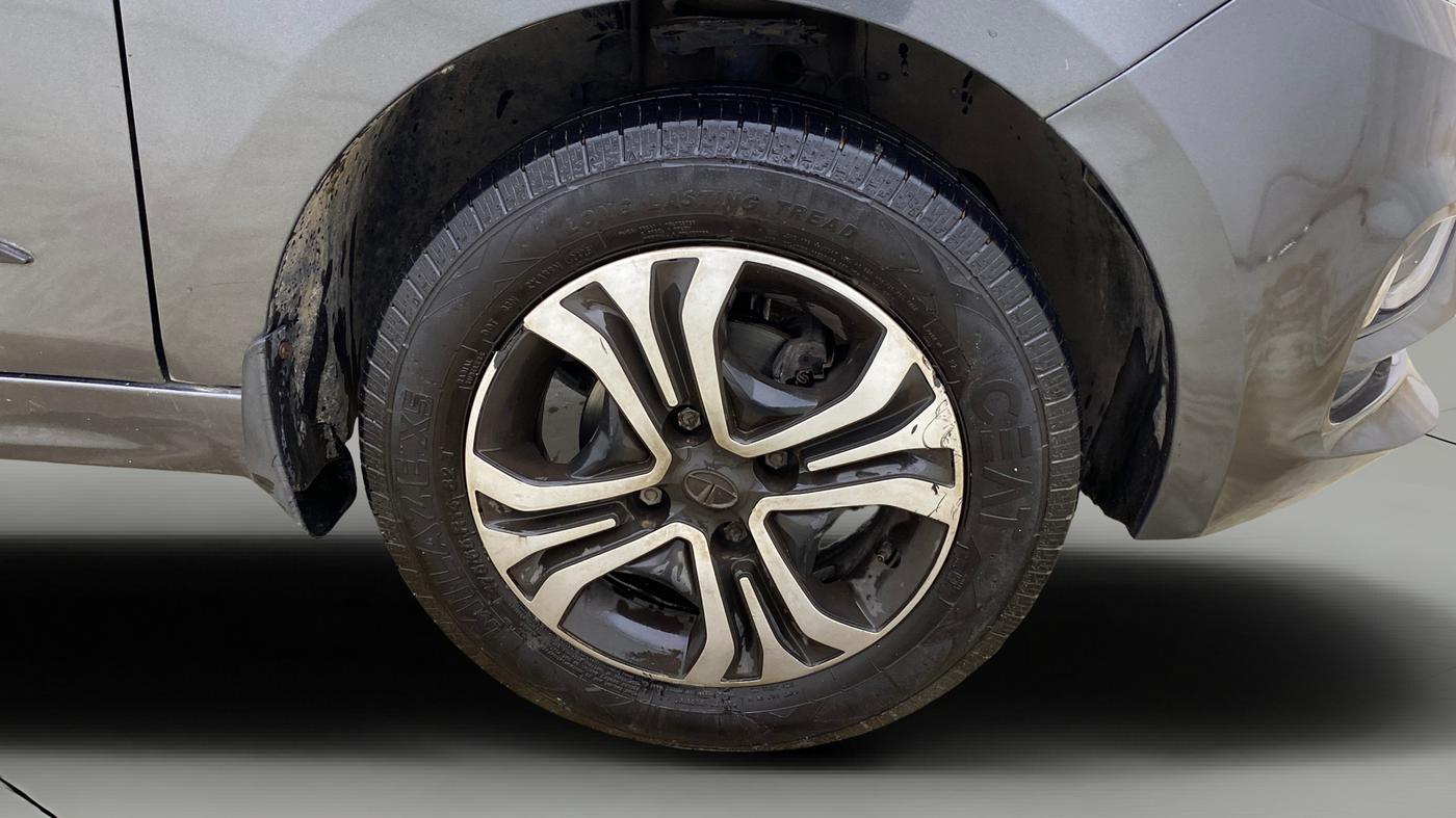 2023 Tata TIGOR XZ PLUS CNG, CNG, Manual, 1,09,067 km, Right Front Wheel