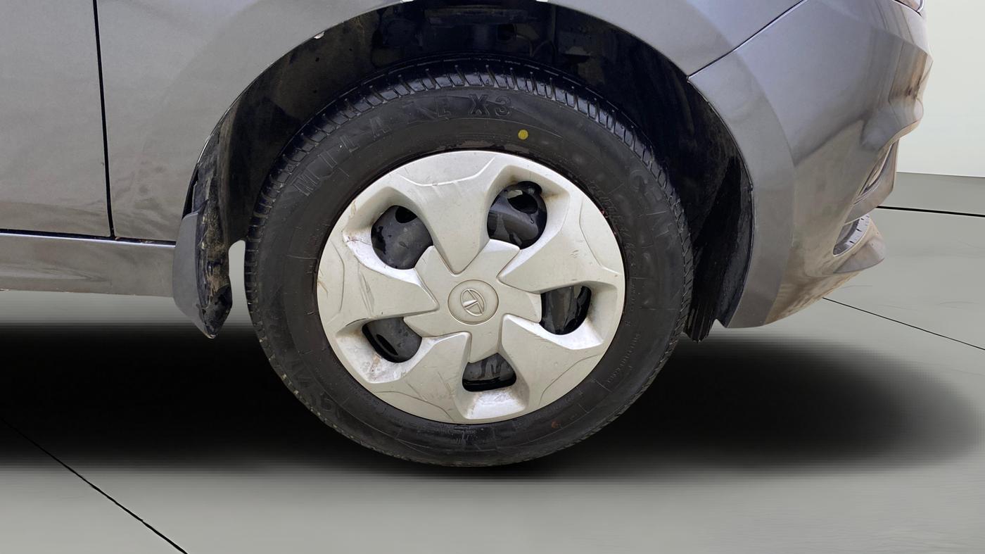 2022 Tata Tiago XT CNG, CNG, Manual, 90,707 km, Right Front Wheel