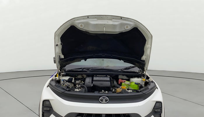 2023 Tata NEXON FEARLESS SUNROOF AMT DUAL TONE 1.5 DIESEL, Diesel, Automatic, 43,327 km, Open Bonet