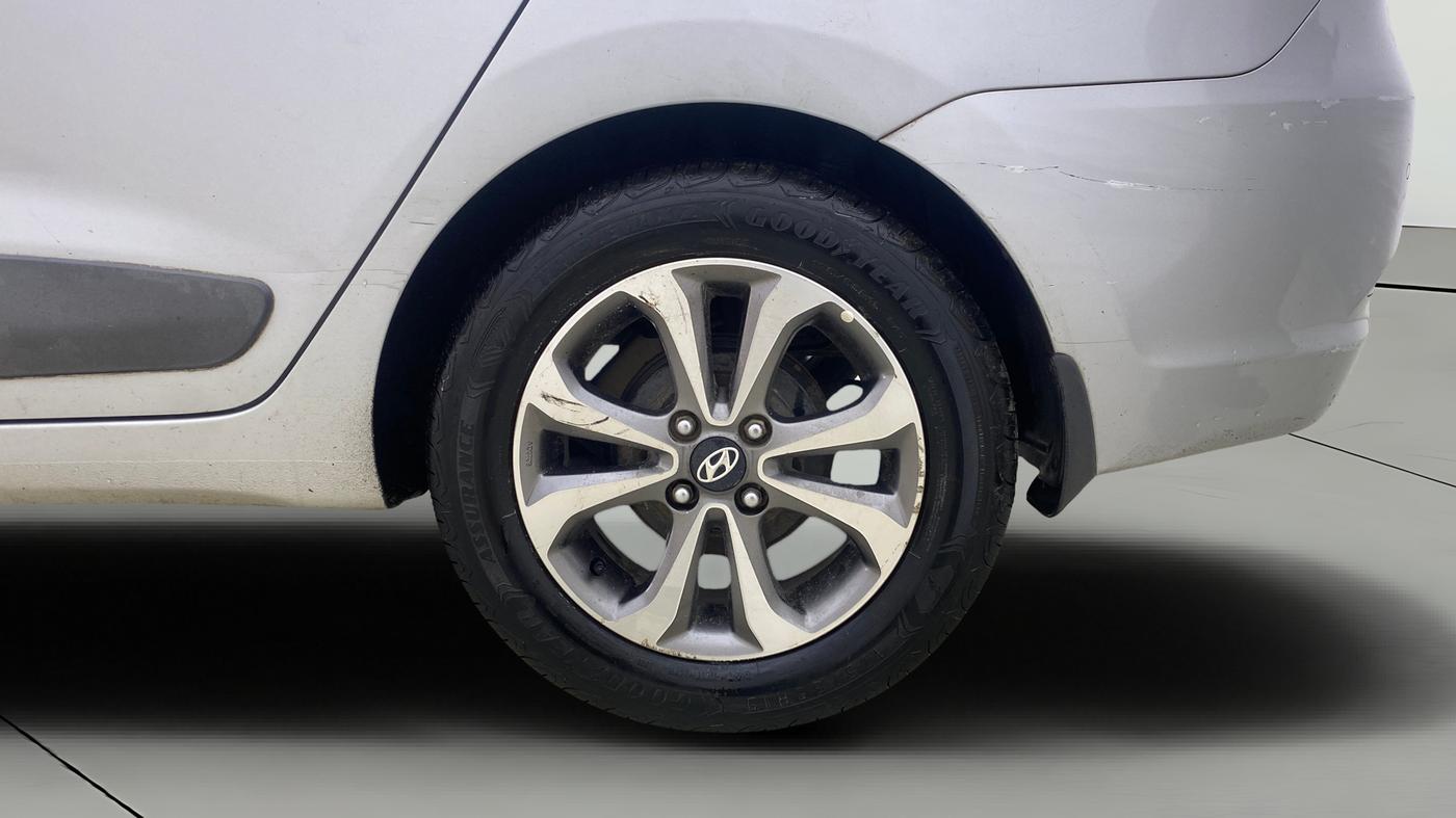2015 Hyundai Xcent SX AT 1.2 (O), Petrol, Automatic, 19,691 km, Left Rear Wheel
