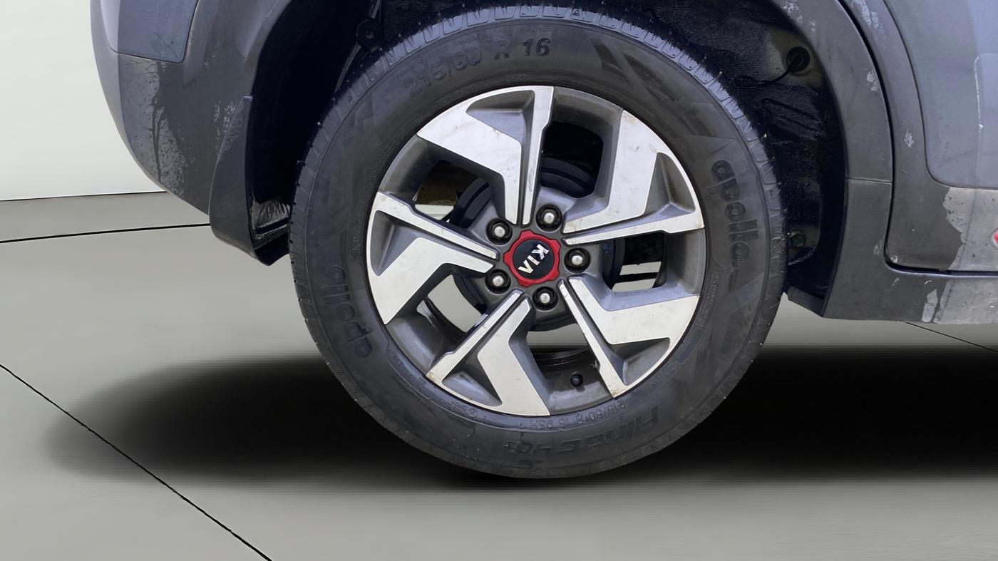 2020 KIA SONET GTX PLUS 1.5 AT, Diesel, Automatic, 62,057 km, Right Rear Wheel