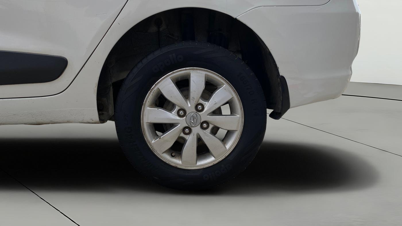2016 Hyundai Xcent SX 1.1 CRDI, Diesel, Manual, 1,11,875 km, Left Rear Wheel