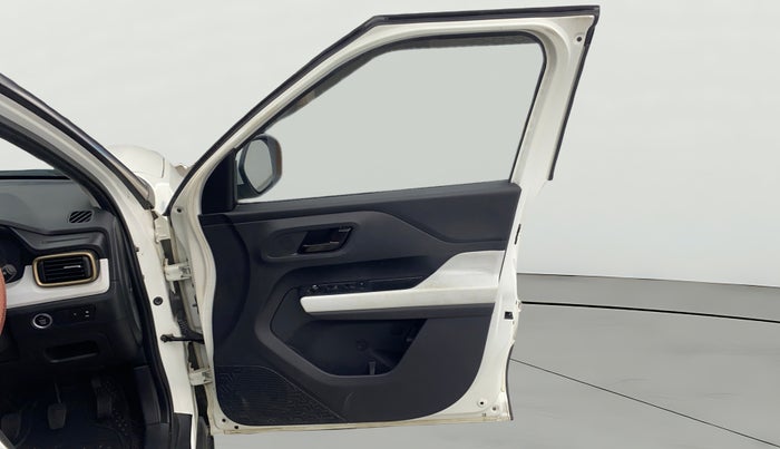 2024 Tata PUNCH ACCOMPLISHED DAZZLE SUNROOF CNG MT, CNG, Manual, 39,304 km, RHS Front Door