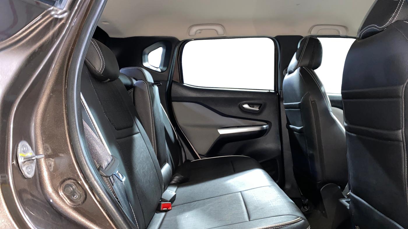 2023 Nissan MAGNITE XV MT, Petrol, Manual, 17,335 km, Right Side Rear Door Cabin