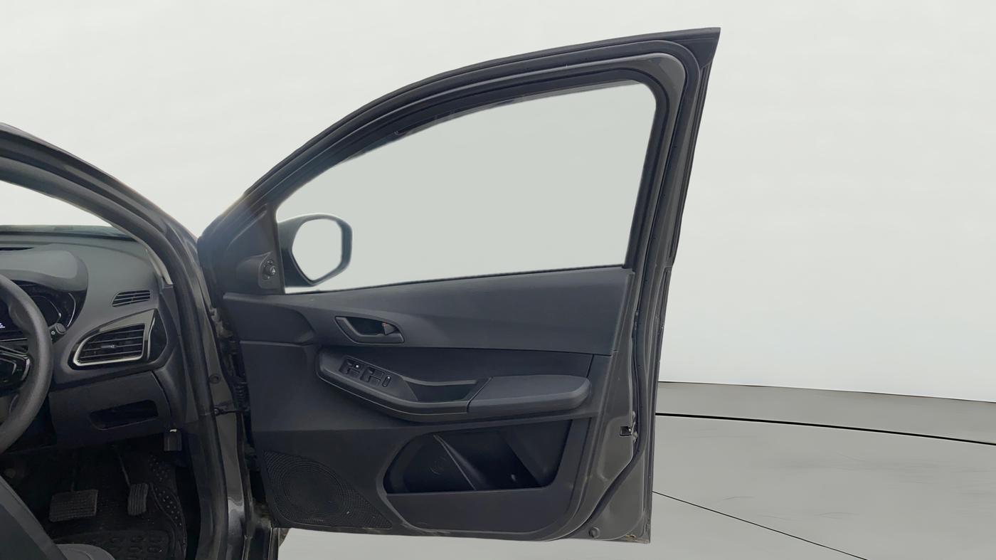 2024 Tata TIAGO NRG  NRG XZA CNG, CNG, Automatic, 20,409 km, RHS Front Door