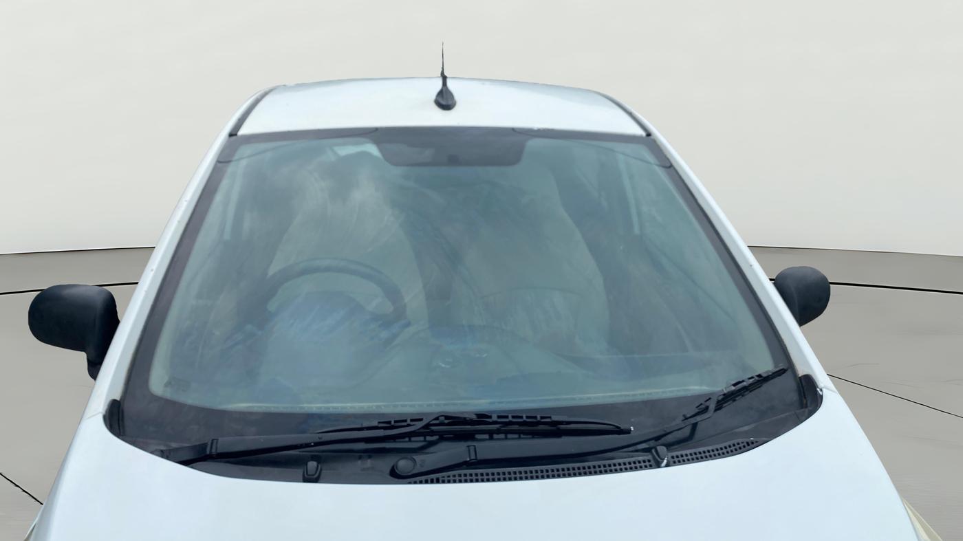2014 Hyundai Eon ERA +, CNG, Manual, 92,603 km, Front Windshield