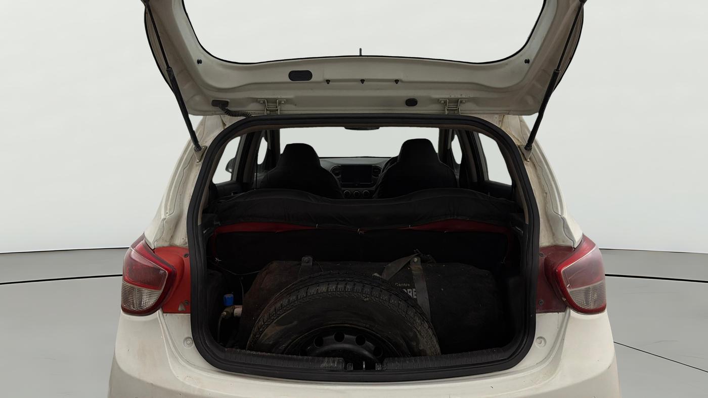 2015 Hyundai Grand i10 SPORTZ 1.2 KAPPA VTVT, CNG, Manual, 61,884 km, Boot Open Zoomed View