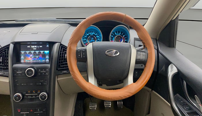 2016 Mahindra XUV500 W10, Diesel, Manual, 1,05,526 km, Steering Wheel Close Up