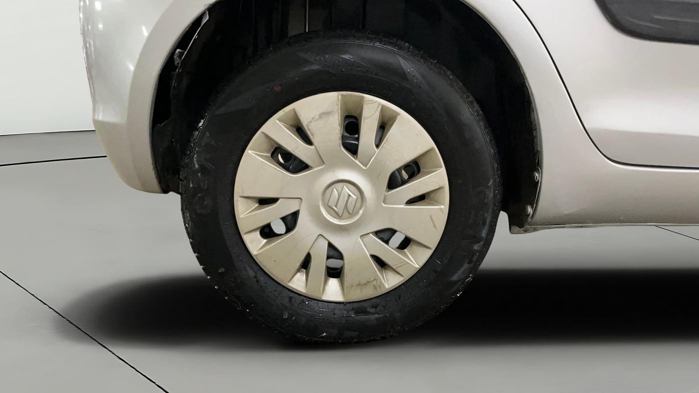 2014 Maruti Swift VXI, Petrol, Manual, 49,691 km, Right Rear Wheel