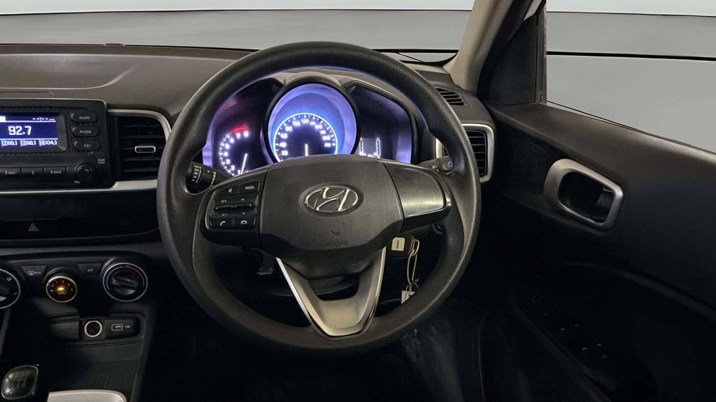 2021 Hyundai VENUE S 1.2, Petrol, Manual, 53,582 km, Steering Wheel Close Up