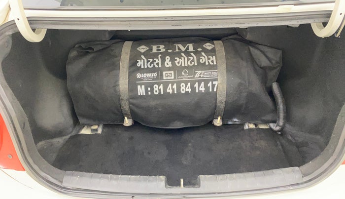 2015 Hyundai Xcent BASE 1.2, CNG, Manual, 1,28,390 km, Boot Open Zoomed View