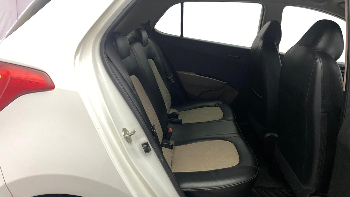 2019 Hyundai Grand i10 MAGNA 1.2 KAPPA VTVT, Petrol, Manual, 28,911 km, Right Side Rear Door Cabin